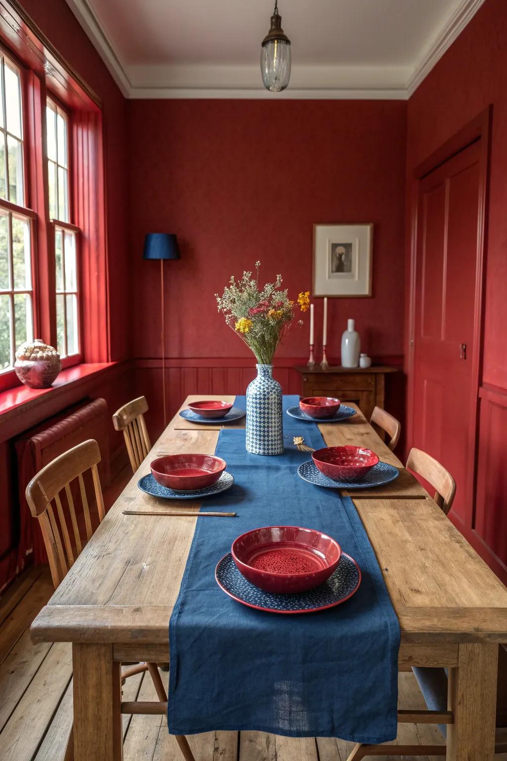 Red and blue together create a vibrant and dynamic dining environment. 🔵🔴 #ColorHarmony #HomeDecor