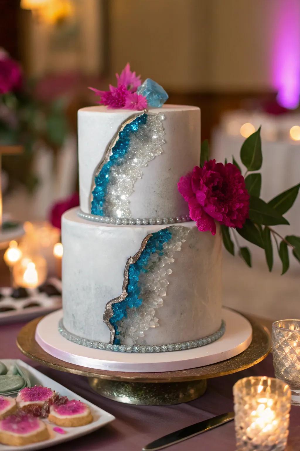 A silver geode cake that's both trendy and mesmerizing.