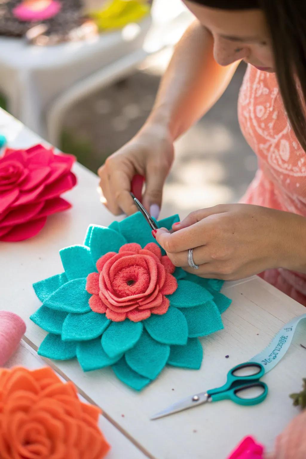 Get creative with a DIY felt flower corsage, perfect for a personal touch to Mother's Day. 🌼 #MothersDay #DIYCorsage #HomeDecor