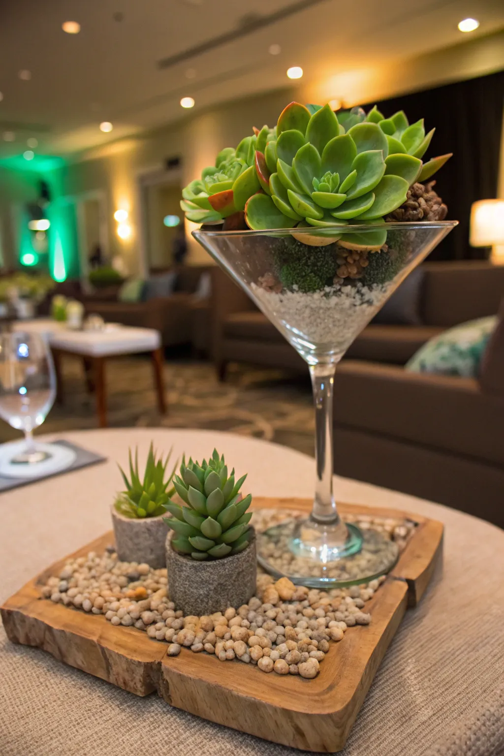 16+ Elegant Martini Glass Vase Centerpiece Ideas